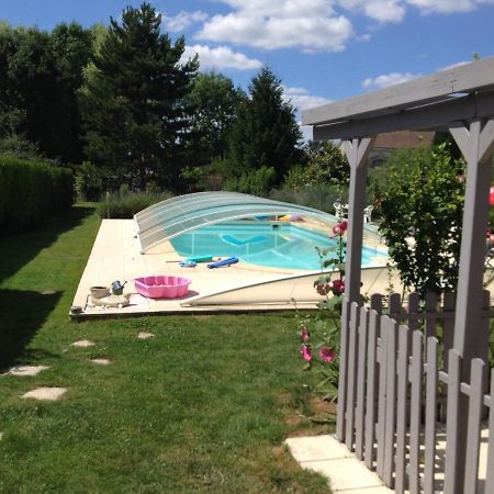 Studio Avec Piscine Privee Jardin Clos Et Wifi A Saint Jean D'Angely Exterior photo